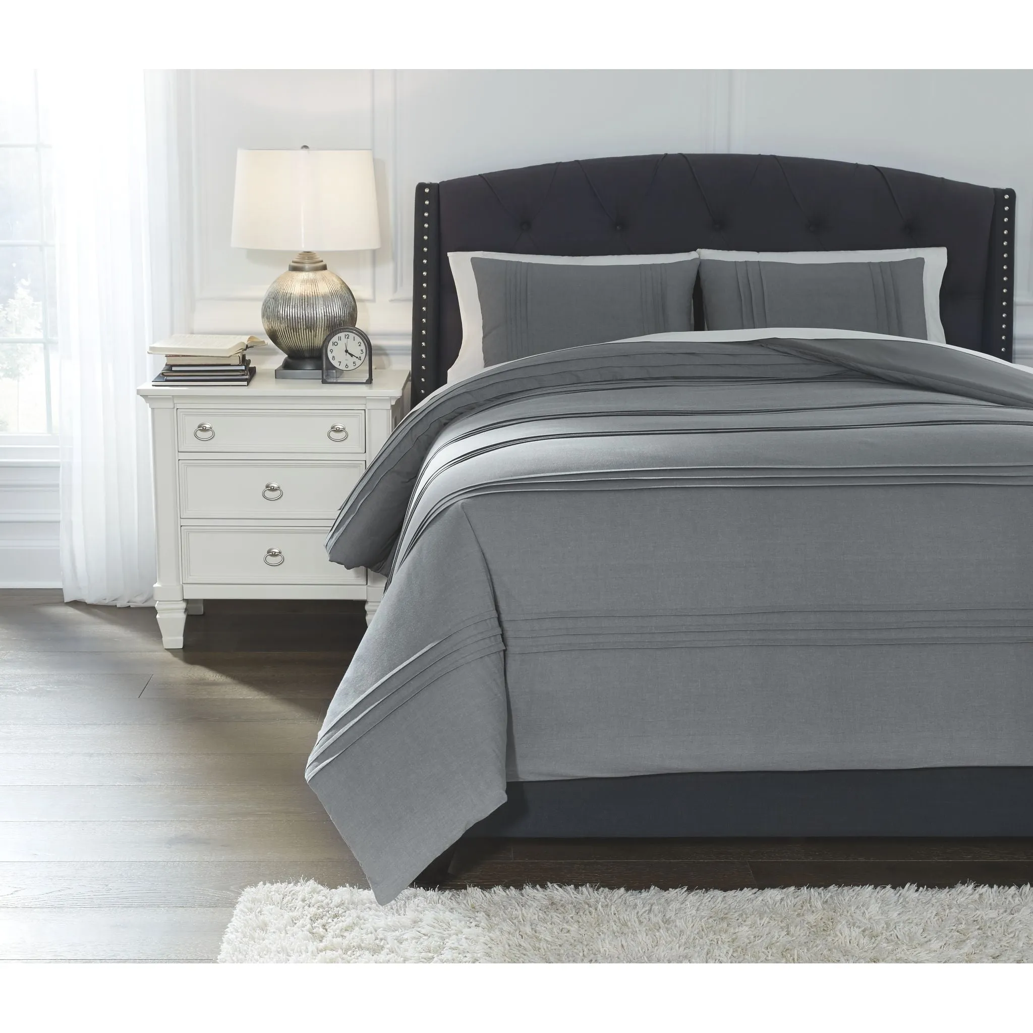 Mattias Queen Comforter Set - Queen